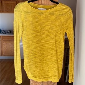 Thin yellow sweater